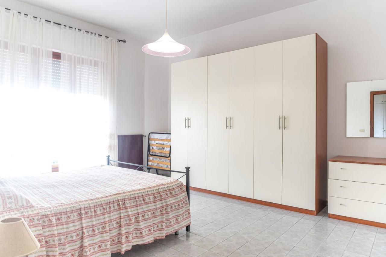 ماسا Iss Travel Apartments Casa Maria In Marina Di Massa المظهر الخارجي الصورة