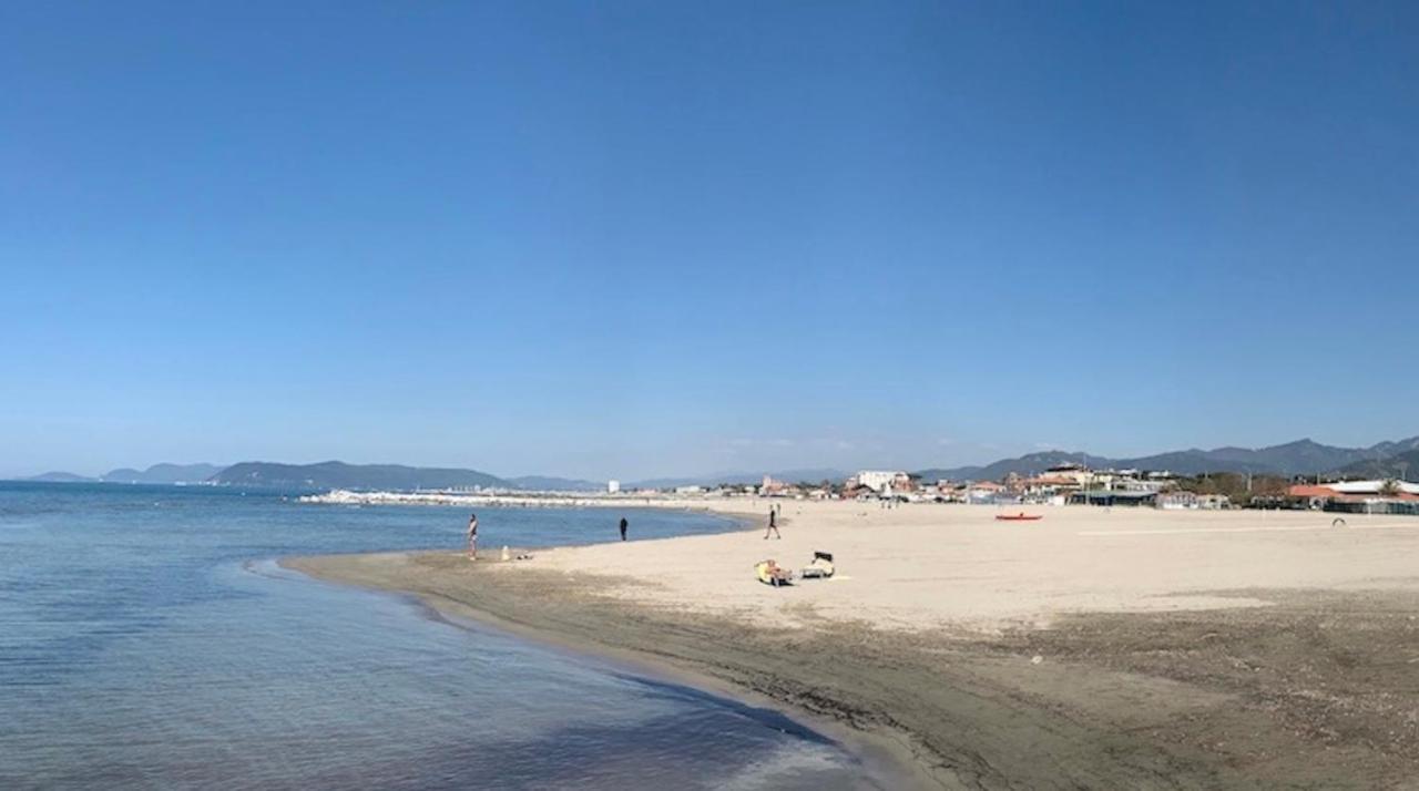 ماسا Iss Travel Apartments Casa Maria In Marina Di Massa المظهر الخارجي الصورة