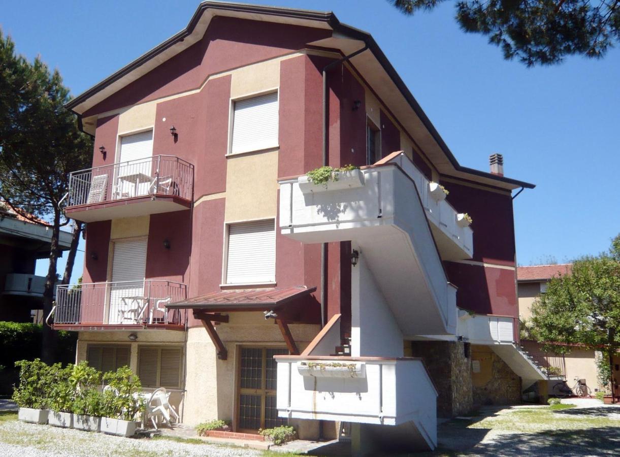 ماسا Iss Travel Apartments Casa Maria In Marina Di Massa المظهر الخارجي الصورة