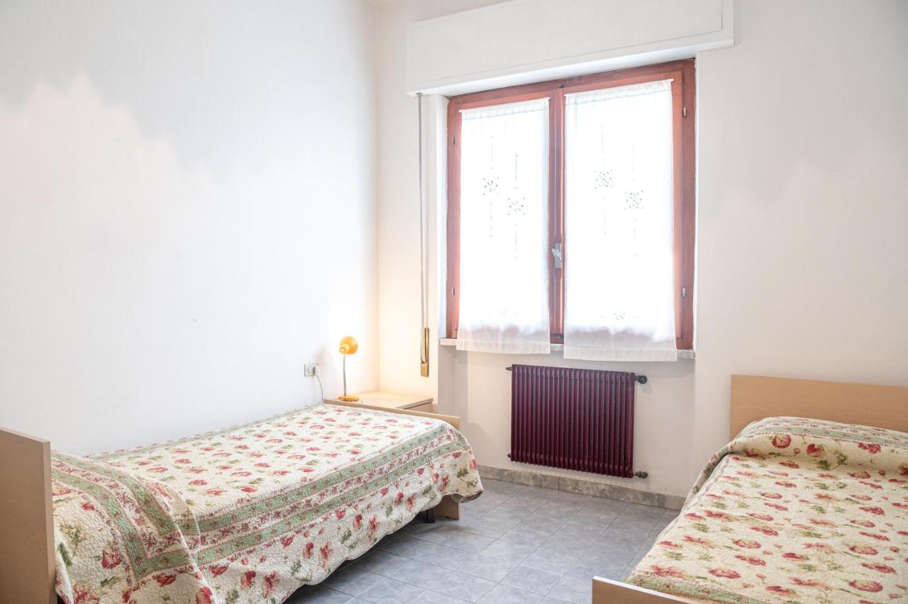 ماسا Iss Travel Apartments Casa Maria In Marina Di Massa المظهر الخارجي الصورة