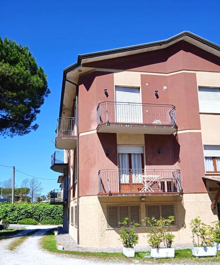 ماسا Iss Travel Apartments Casa Maria In Marina Di Massa المظهر الخارجي الصورة